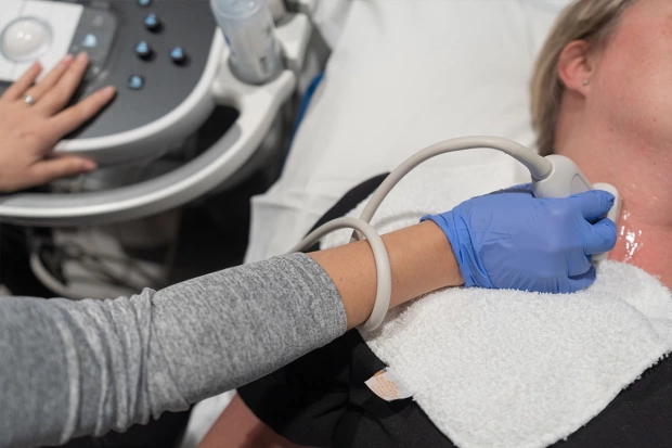 Ultrasəs Müayinəsi – Gözlə Görmədiyimizi Göstərən Möcüzə Texnologiya